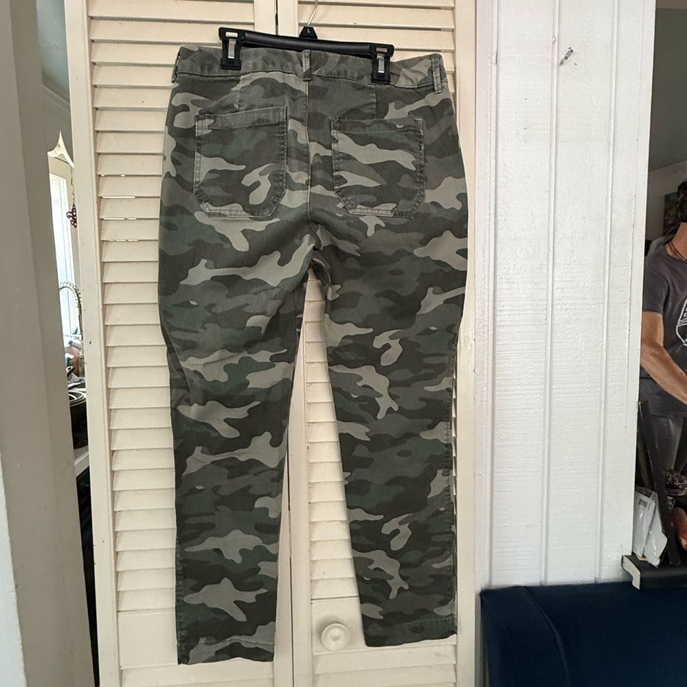 Old Navy Pixie Green Camouflage Pants - image 4